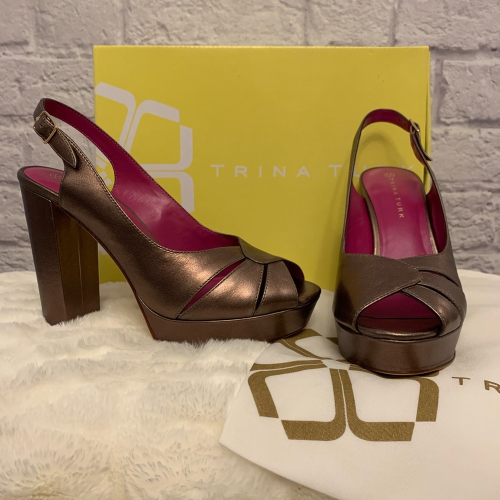🎉HP🎉 Trina Turk Metallic Joni Platform Heels